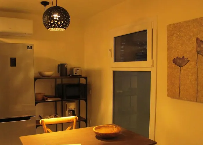 Apartment Lido-playa Roca With Sea Front Access - Free Ac - Wifi