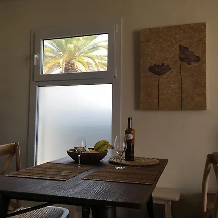 Lido-playa Roca With Sea Front Access - Free Ac - Wifi Costa Teguise