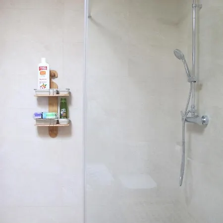 Lido-playa Roca With Sea Front Access - Free Ac - Wifi Appartamento